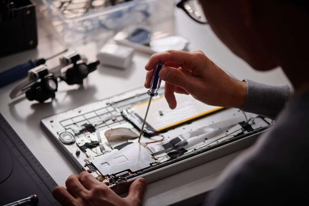 repair laptop
